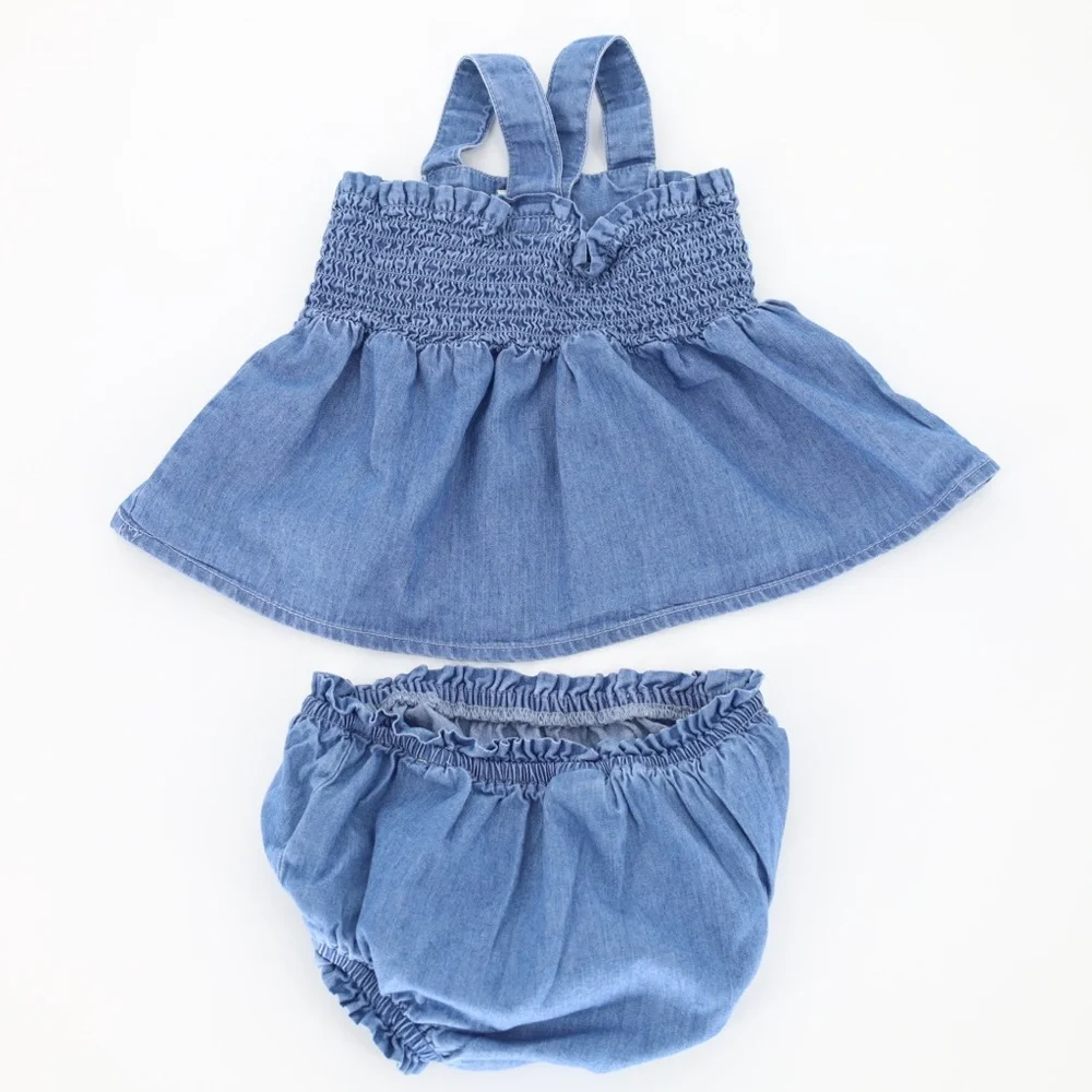 Old Navy Smocked Chambray‎ Top & Bloomers Set Size 6-12 Months